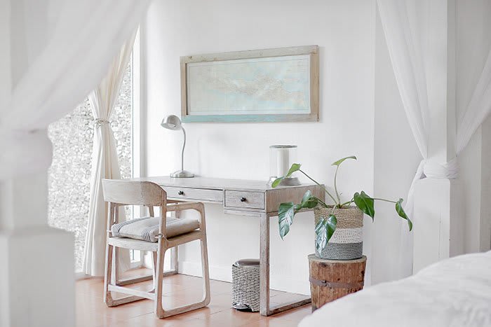 minimalist-workspace-with-desk
