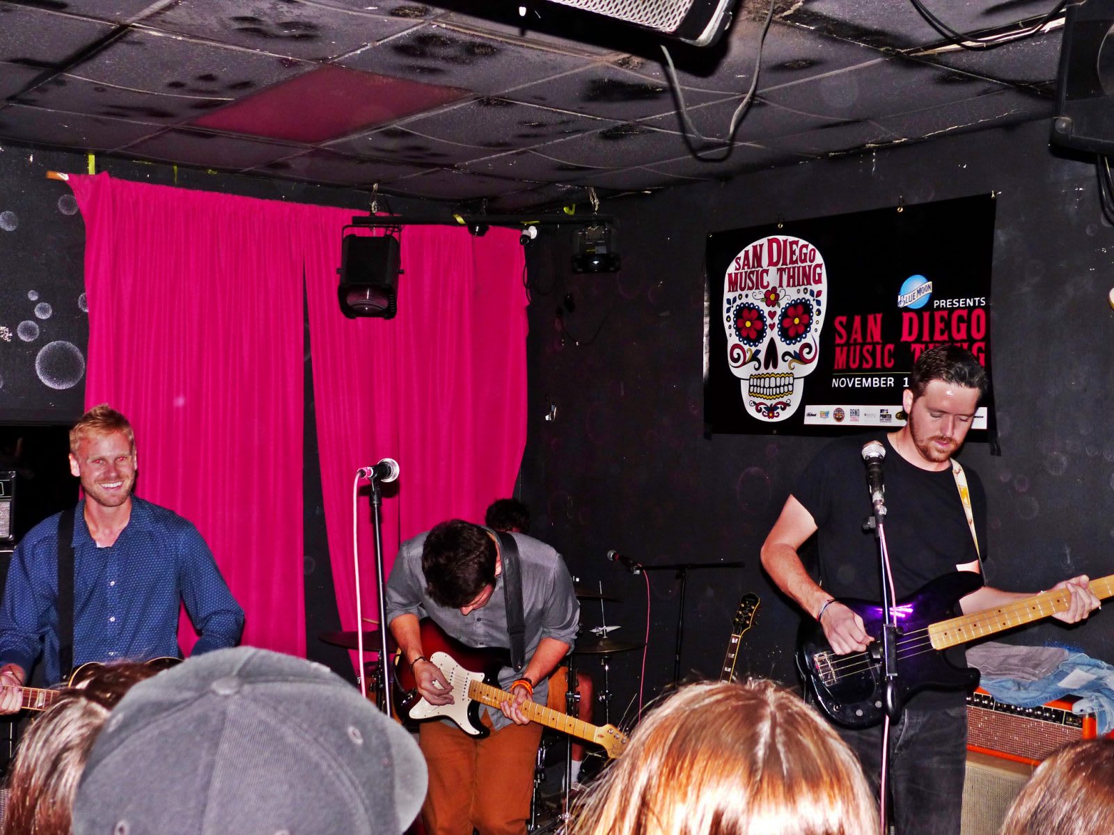bar pink